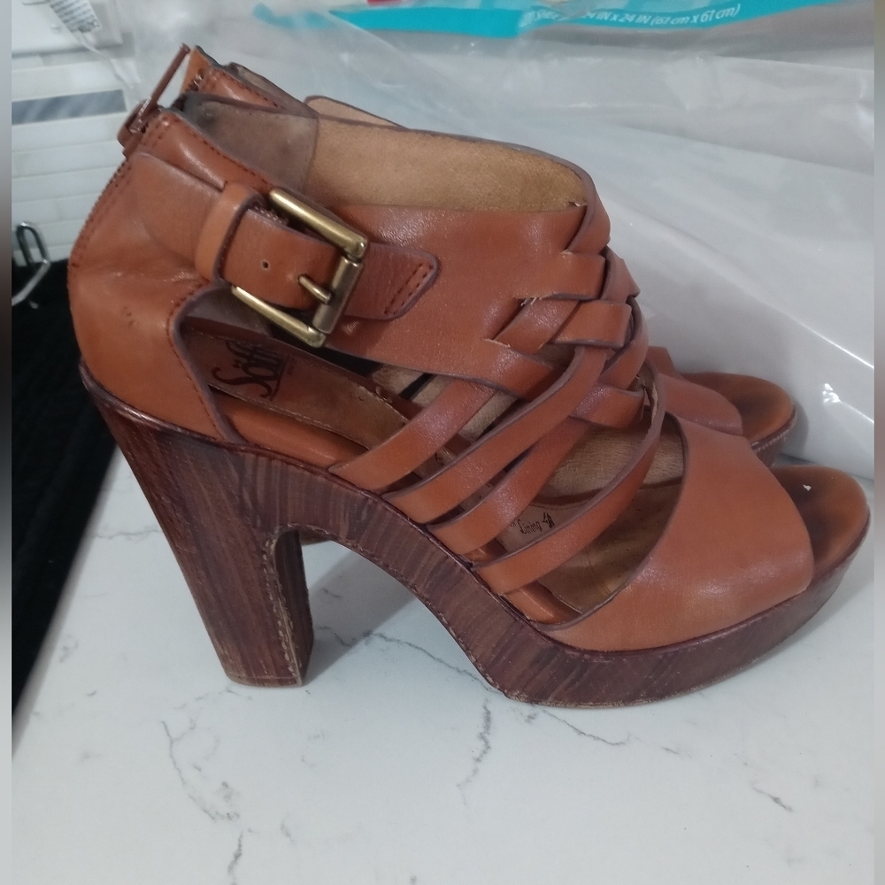 Sofft Ohana Wooden Platform camel Genuine Leather peep toe Heels 7.5